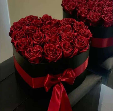 🌹 24 Roses Ribbon Flower Hat Box ✨